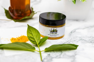 Exfoliante corporal de cúrcuma y miel de Manuka